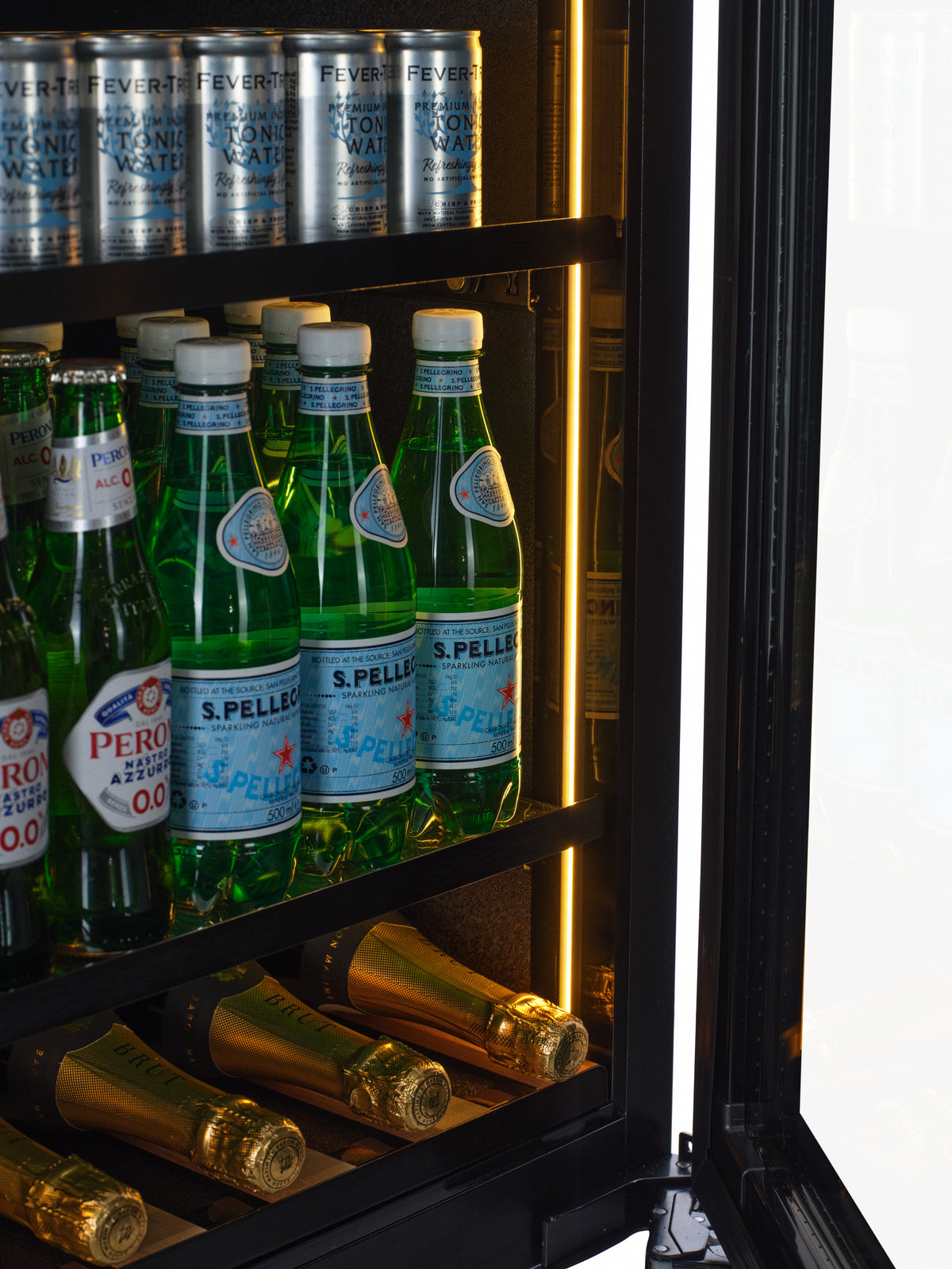 CELLA -  Fully Integrated Drinks Fridge - Handleless / Push To Open - BV34PANEL-TO