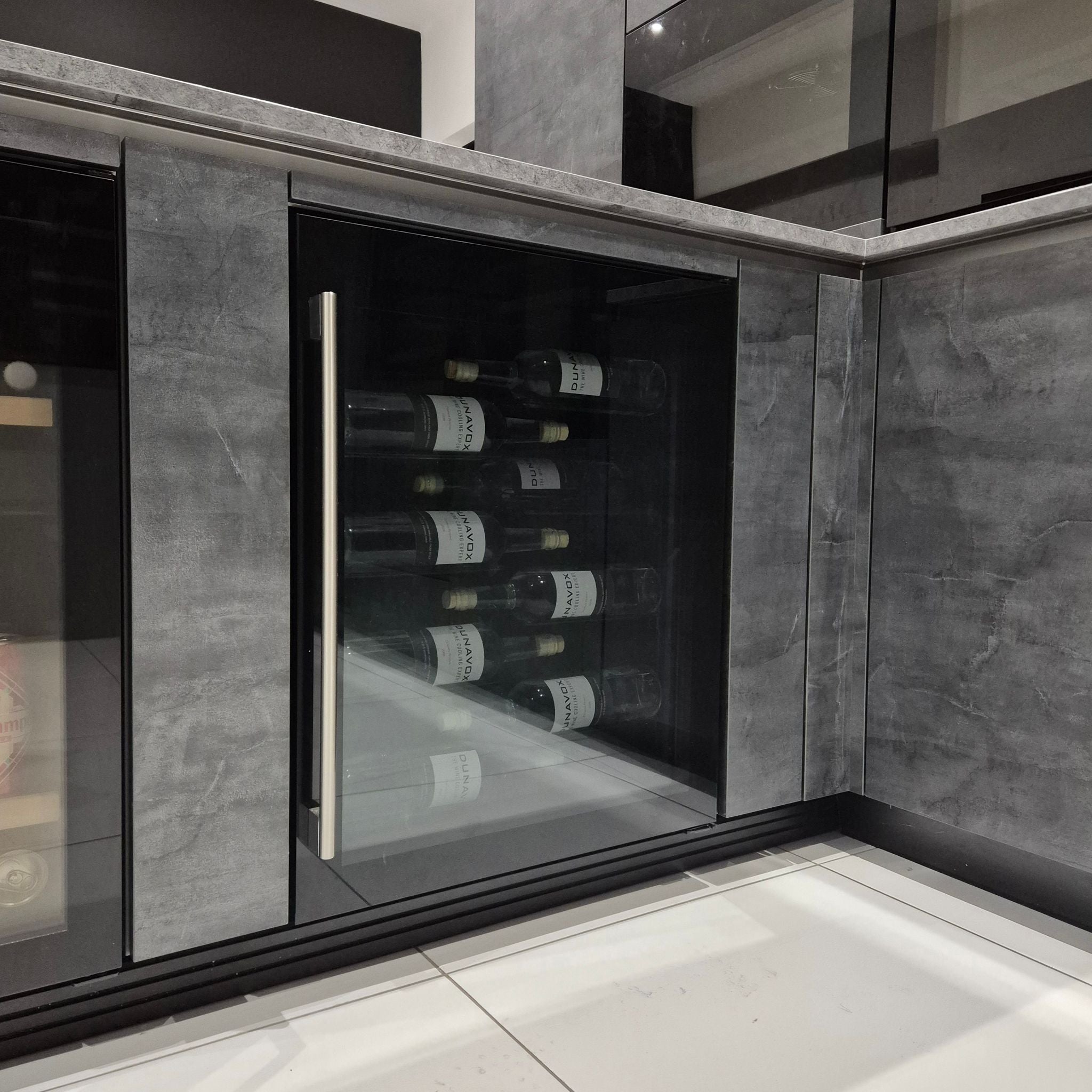 Dunavox SERA-40 - 600mm - 40 Bottle - Built In Wine Fridge - DAUF-40.138B