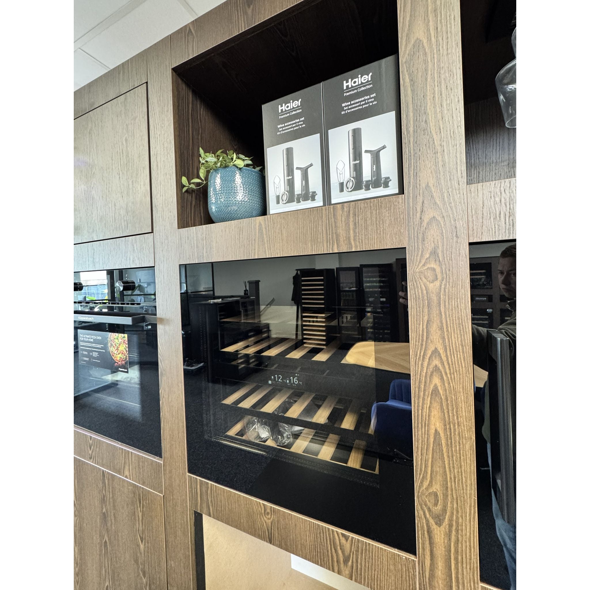 CELLA - 595mm - Integrated Wine Cooler - Handleless - WI-24B-TO