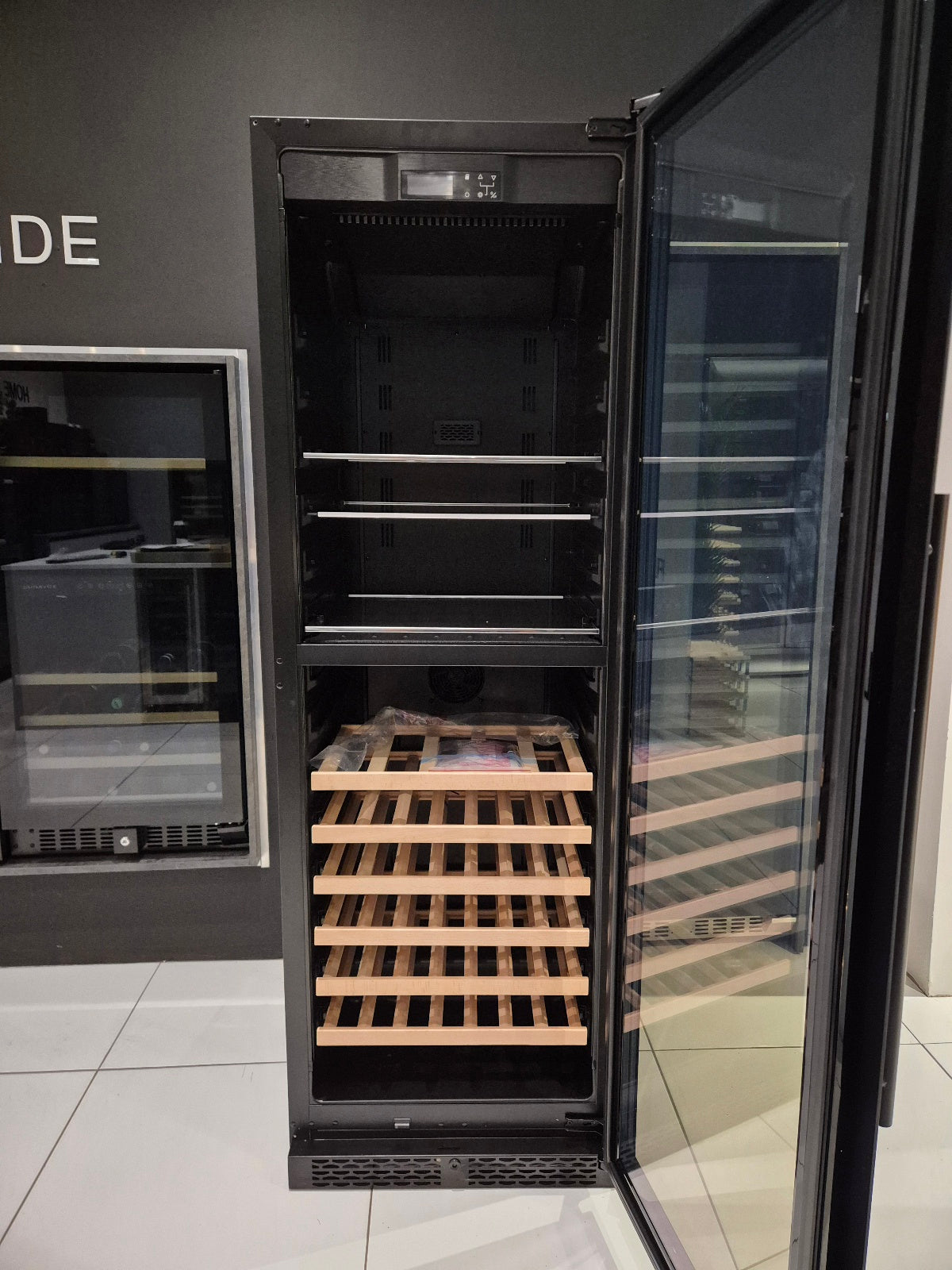 Graded - CELLA 600mm Beverage Centre - 53 Bottle /  126 Cans - 57cm Depth - WBV93D-BLACK